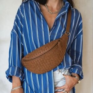 Mandrn Brown Woven Crossbody Bag